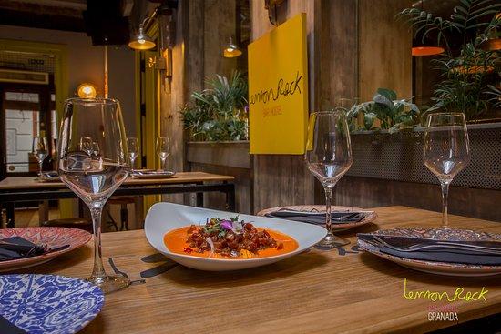 Lemon Rock Bar & Restaurant